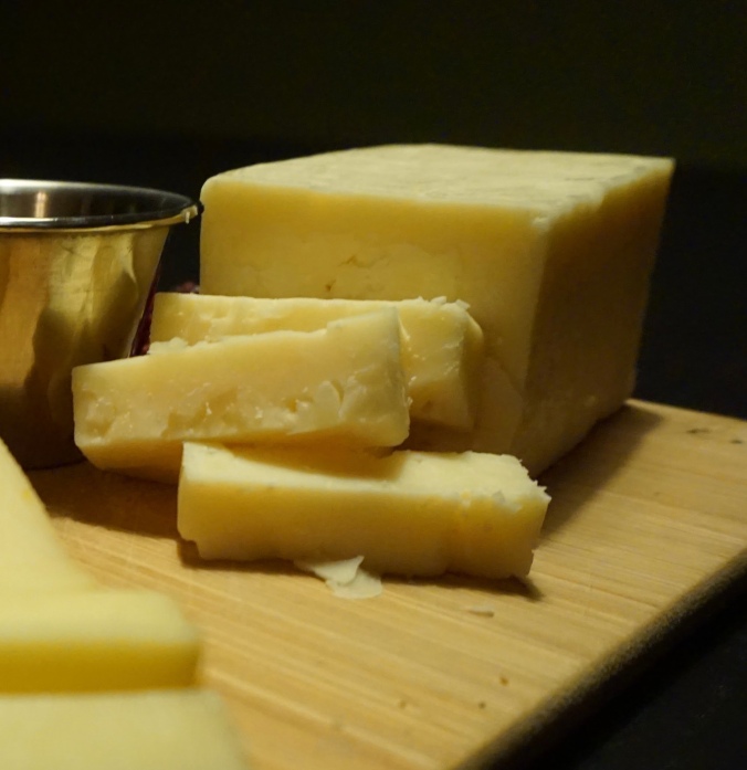 cheese, cheese platter, cheese blog, diy, blog, party, appetizer, cheddar
